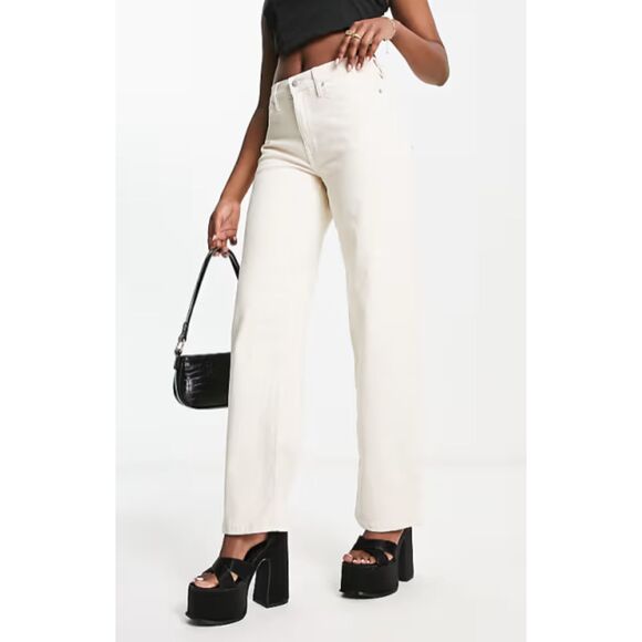 NWT CALVIN KLEIN Cotton High Rise 90s Fit Straight Leg Ecru Jeans Size 16 33 - Picture 1 of 11